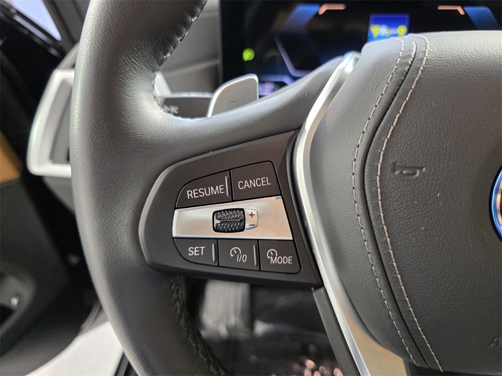 Used 2025 BMW X5 xDrive50e w/ Parking Assistance Package image 19