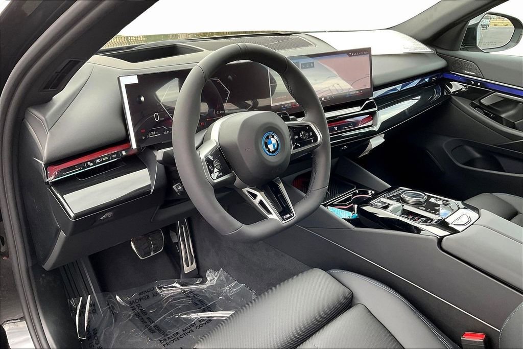 New 2026 BMW 550e xDrive AWD/4WD image 7