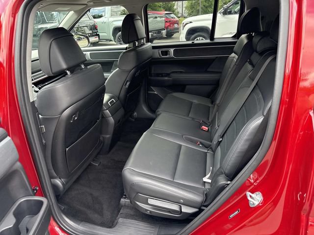 Used 2025 Hyundai Santa Fe Limited AWD/4WD image 17