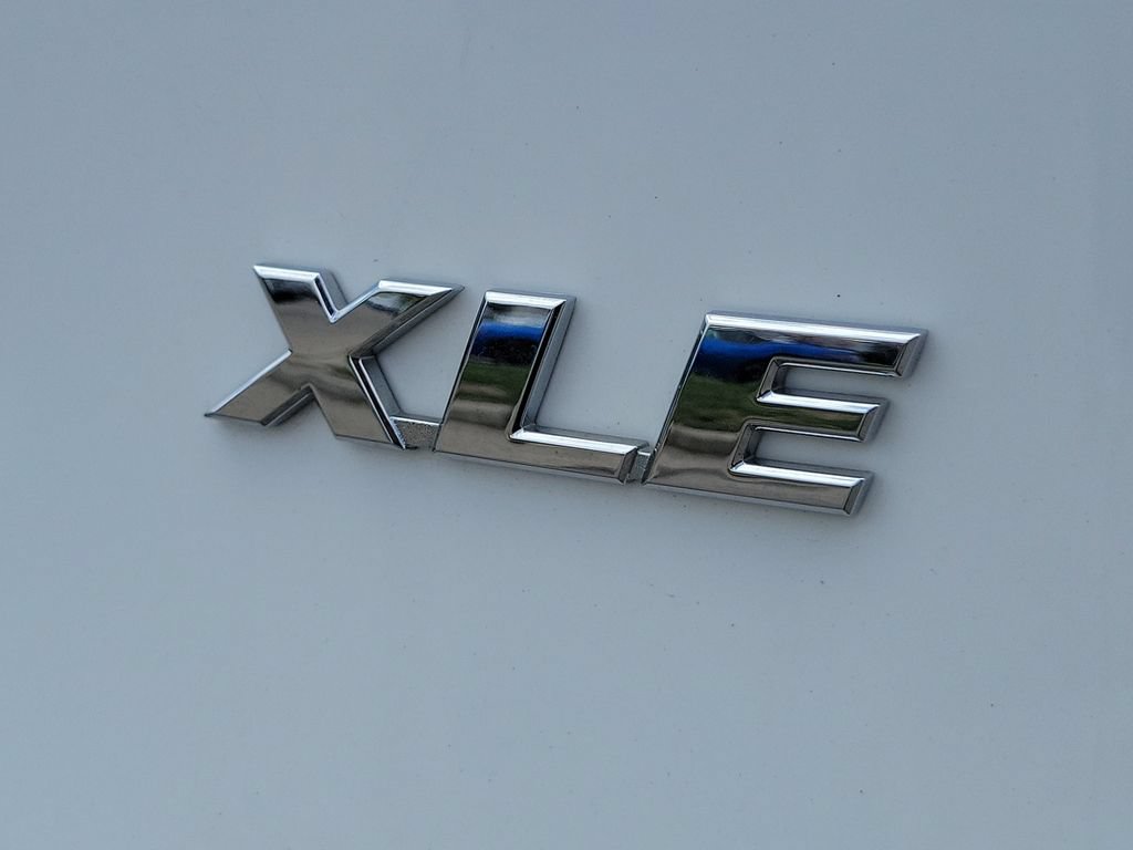 Used 2025 Toyota RAV4 XLE FWD image 12