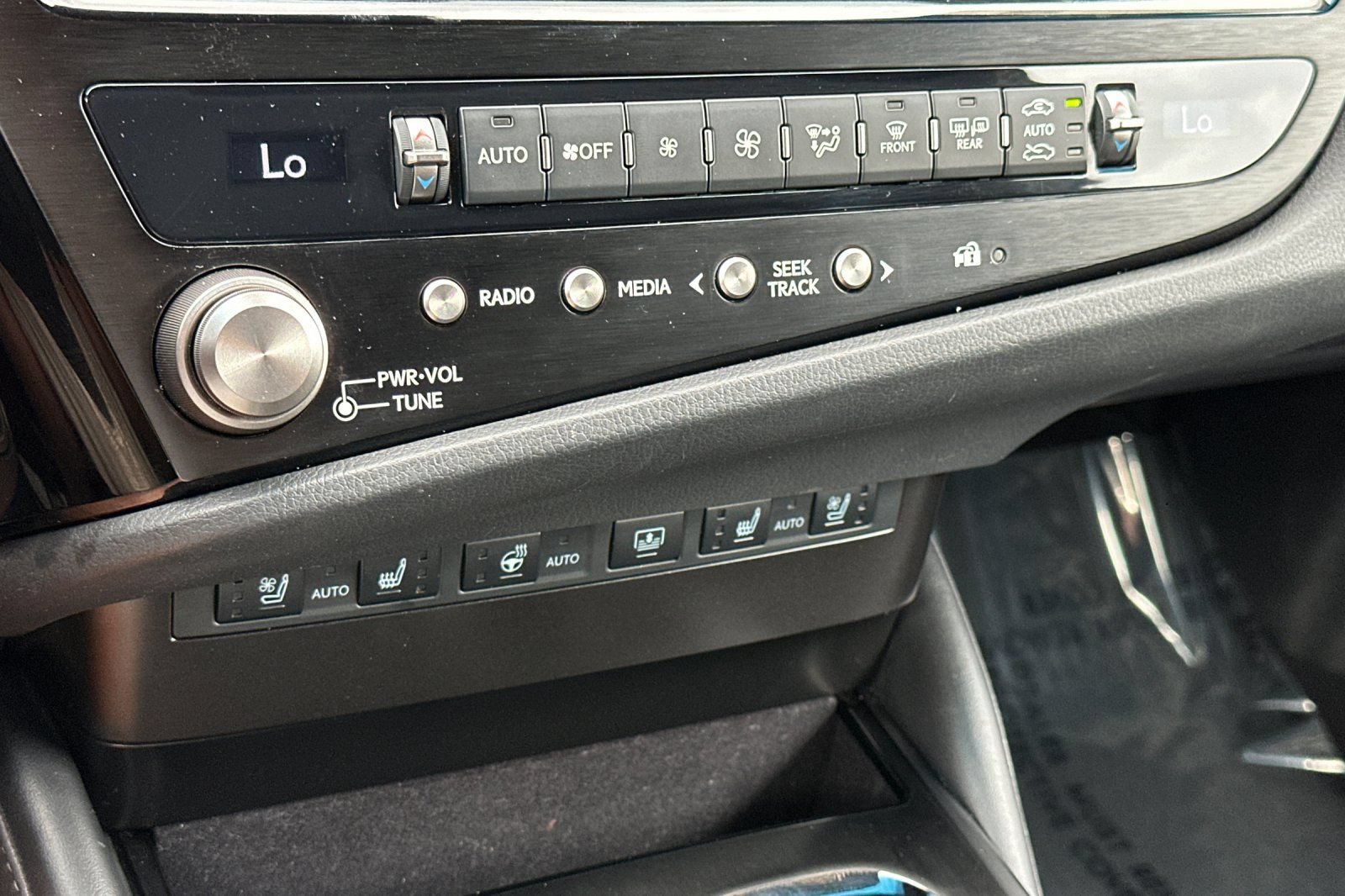 Certified 2024 Lexus ES 300h F Sport w/ Accessory Package (Z1) FWD image 23