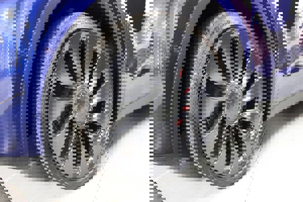 Used 2024 Tesla Model Y Performance image 6