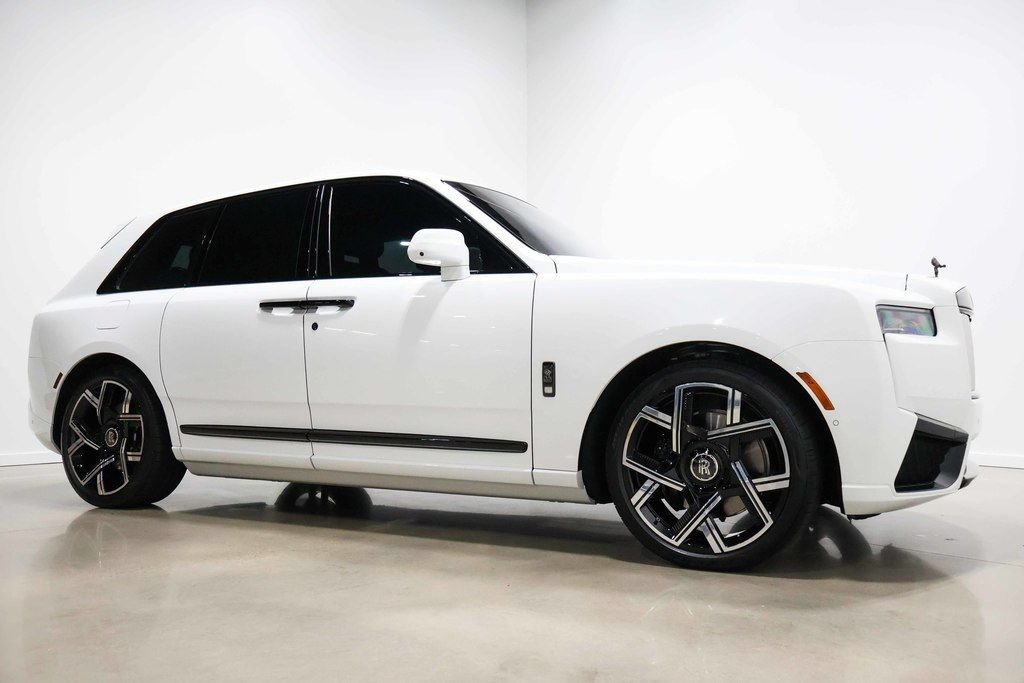 Used 2025 Rolls-Royce Cullinan Black Badge AWD/4WD image 76