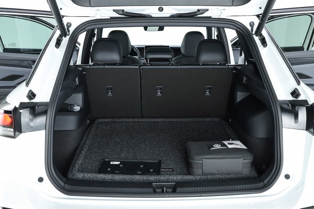 New 2026 Volkswagen Tiguan SE R-Line image 29