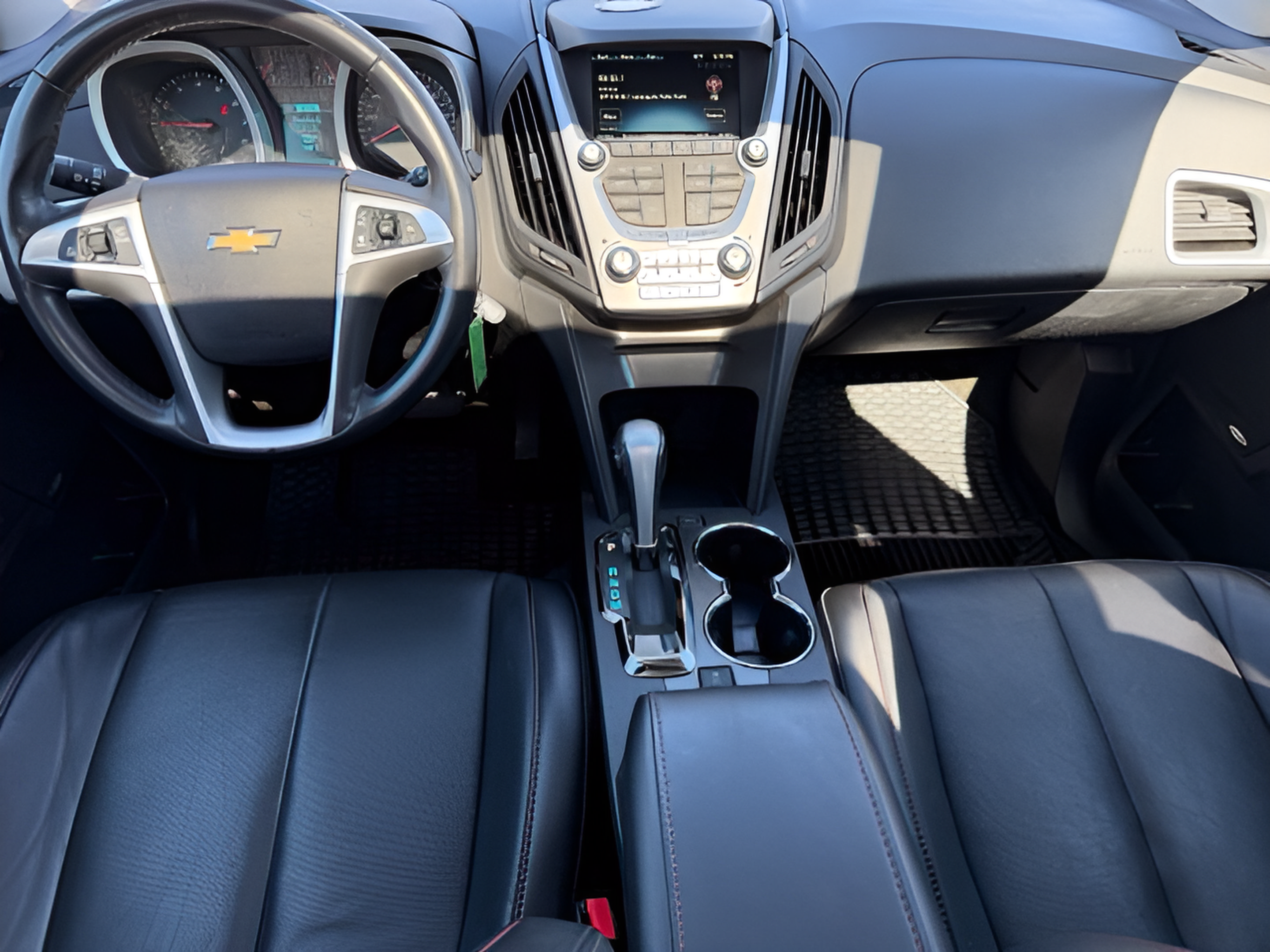 Used 2015 Chevrolet Equinox LT w/ Chrome Appearance Package AWD/4WD image 13
