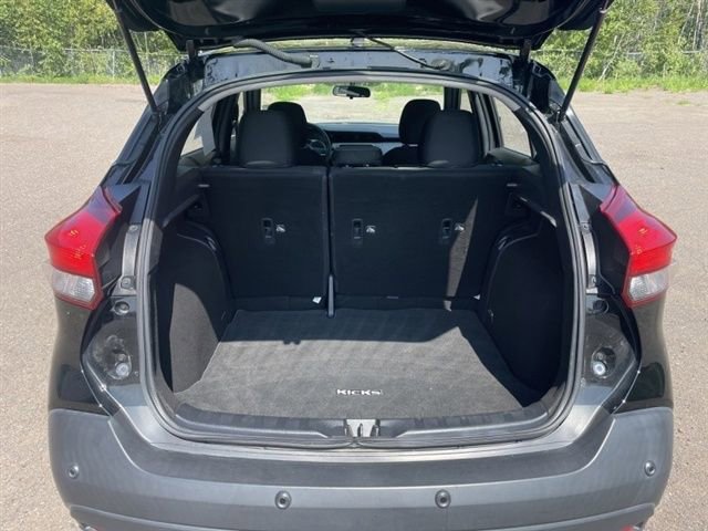 Used 2020 Nissan Kicks S image 17
