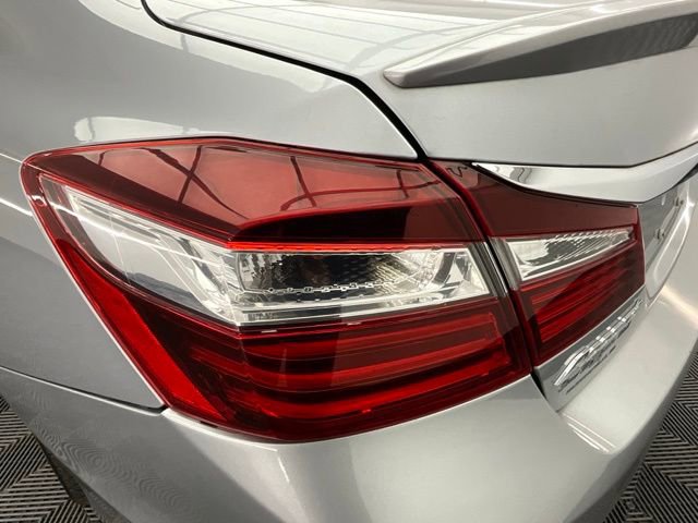 Used 2016 Honda Accord Sport image 22