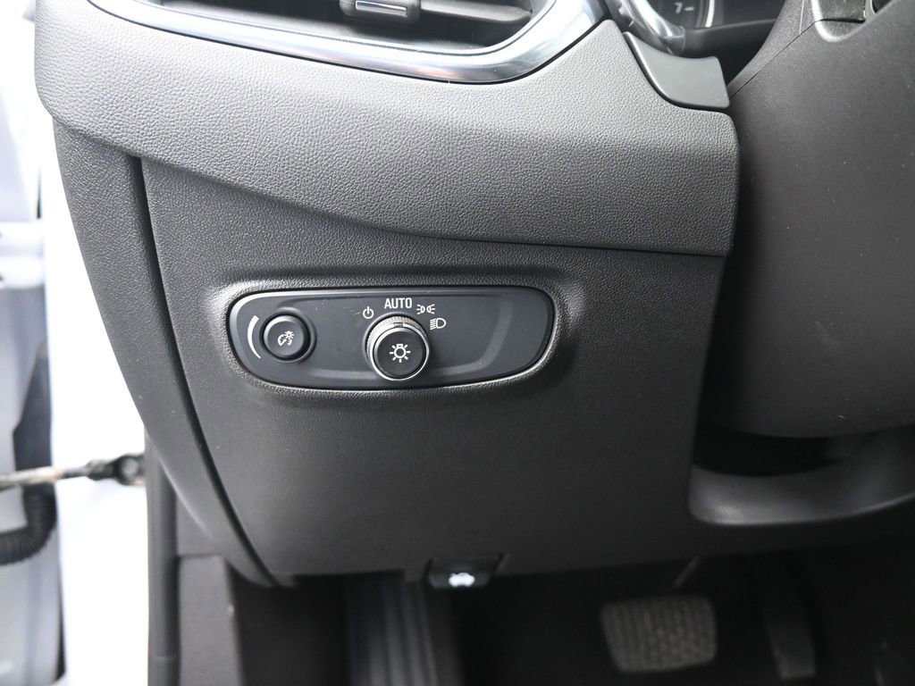 Used 2024 Chevrolet Equinox LT image 37