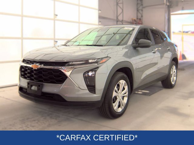 Used 2024 Chevrolet Trax LS FWD image 2