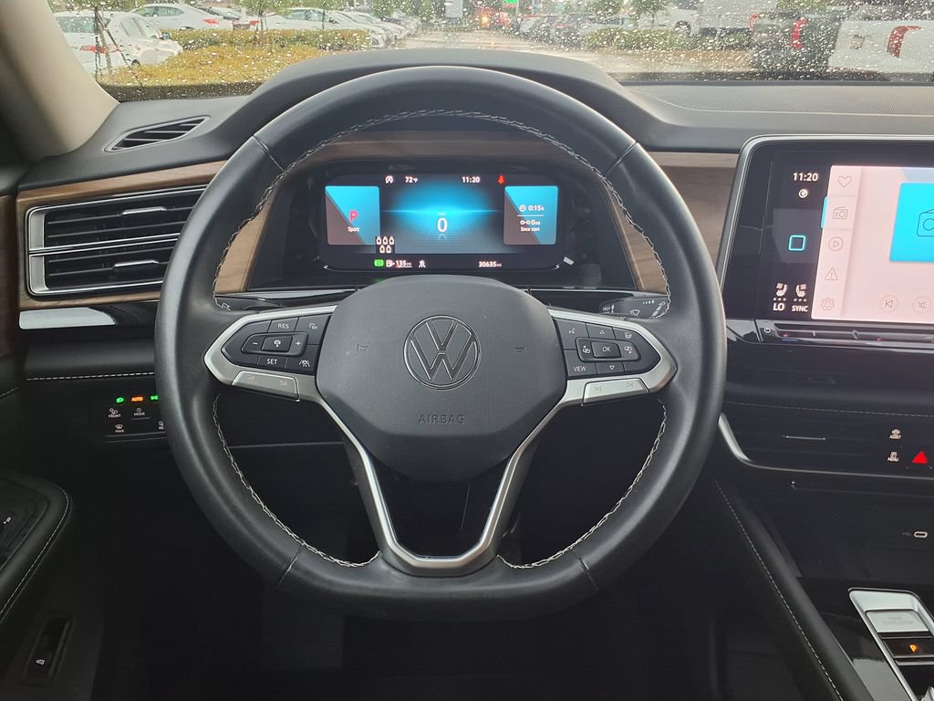 Used 2025 Volkswagen Atlas SE FWD image 24