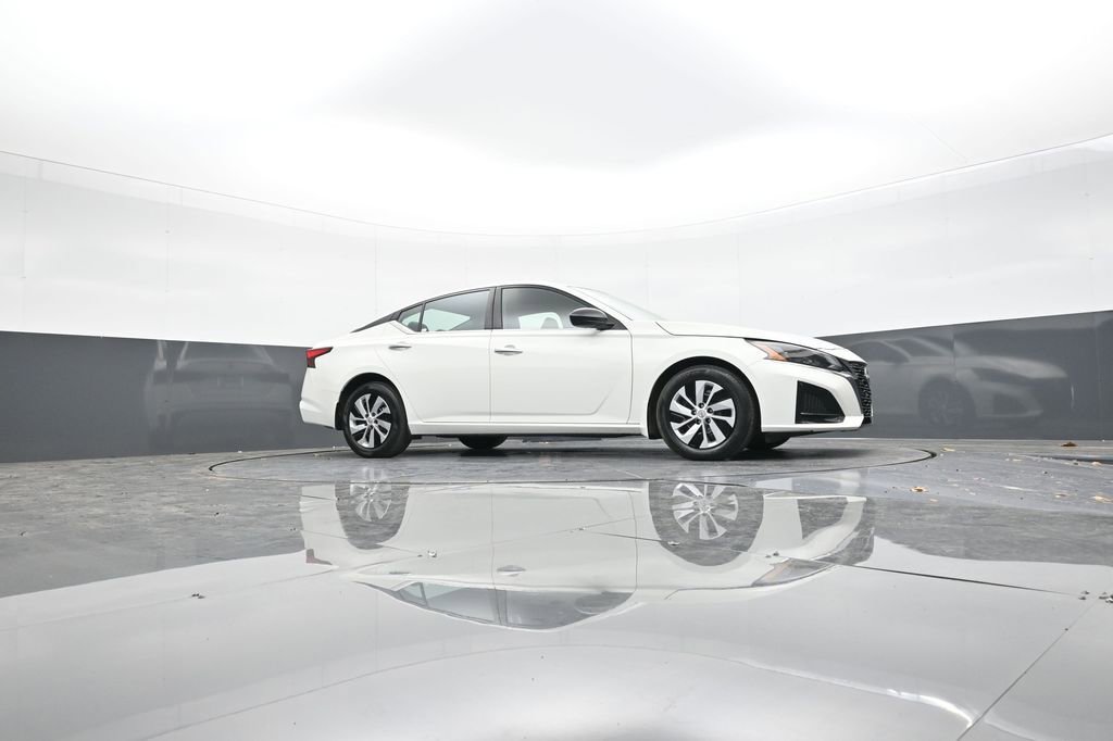 Used 2024 Nissan Altima 2.5 S image 42