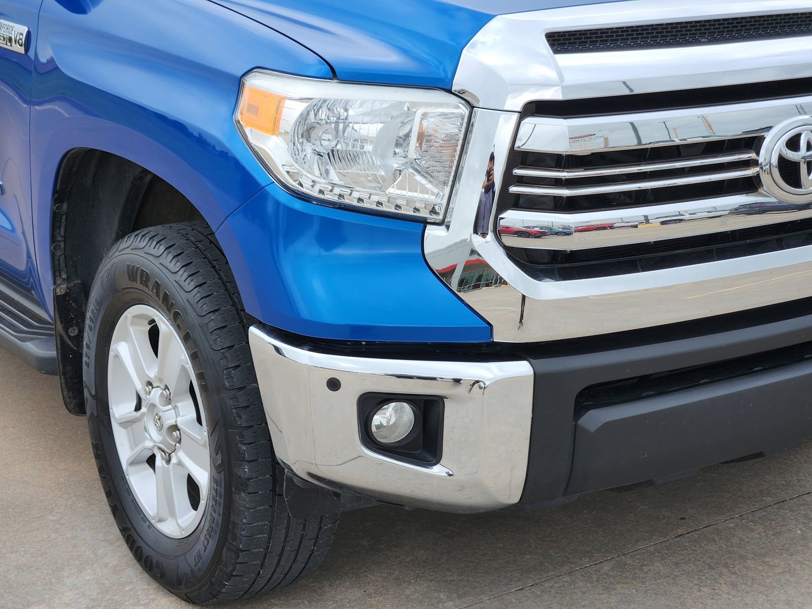 Used 2017 Toyota Tundra SR5 AWD/4WD image 10