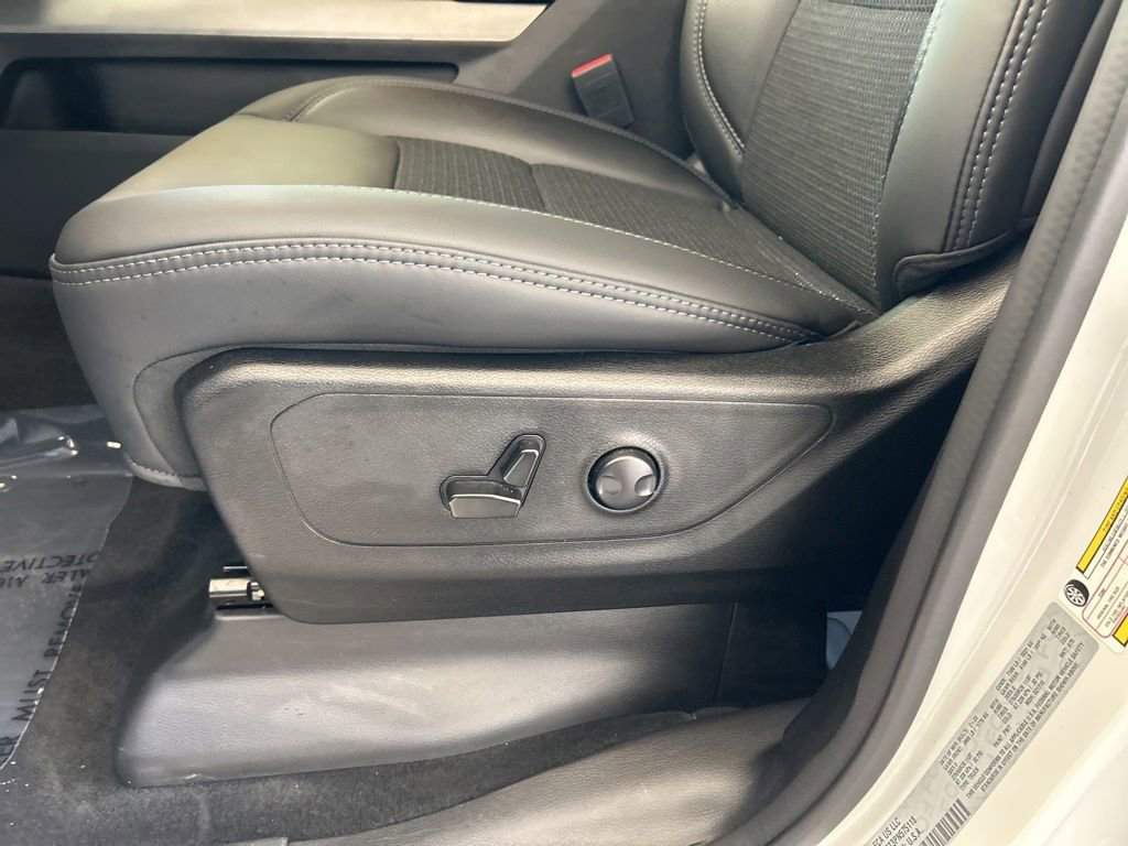 Used 2023 RAM 1500 Big Horn AWD/4WD image 40
