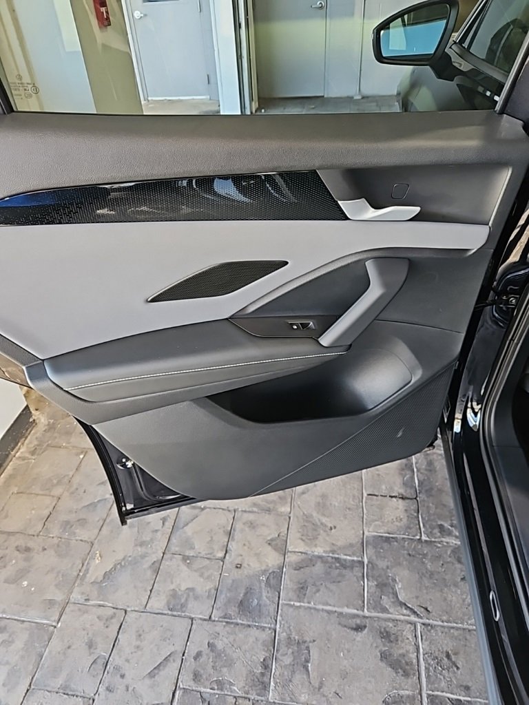 New 2025 Volkswagen Tiguan SE image 21