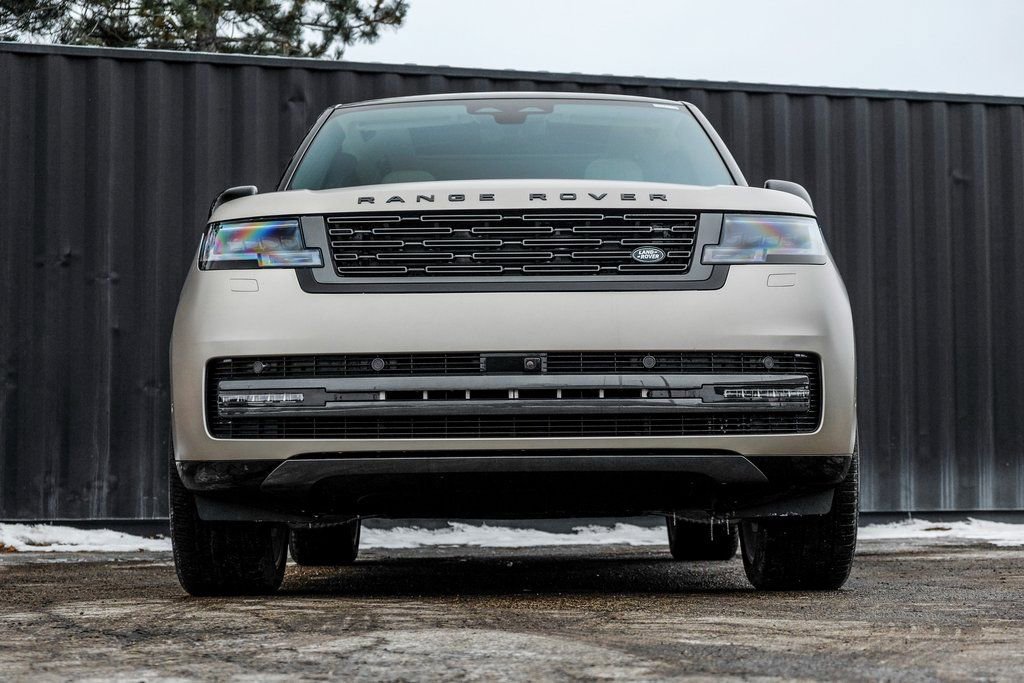 New 2025 Land Rover Range Rover SE image 5