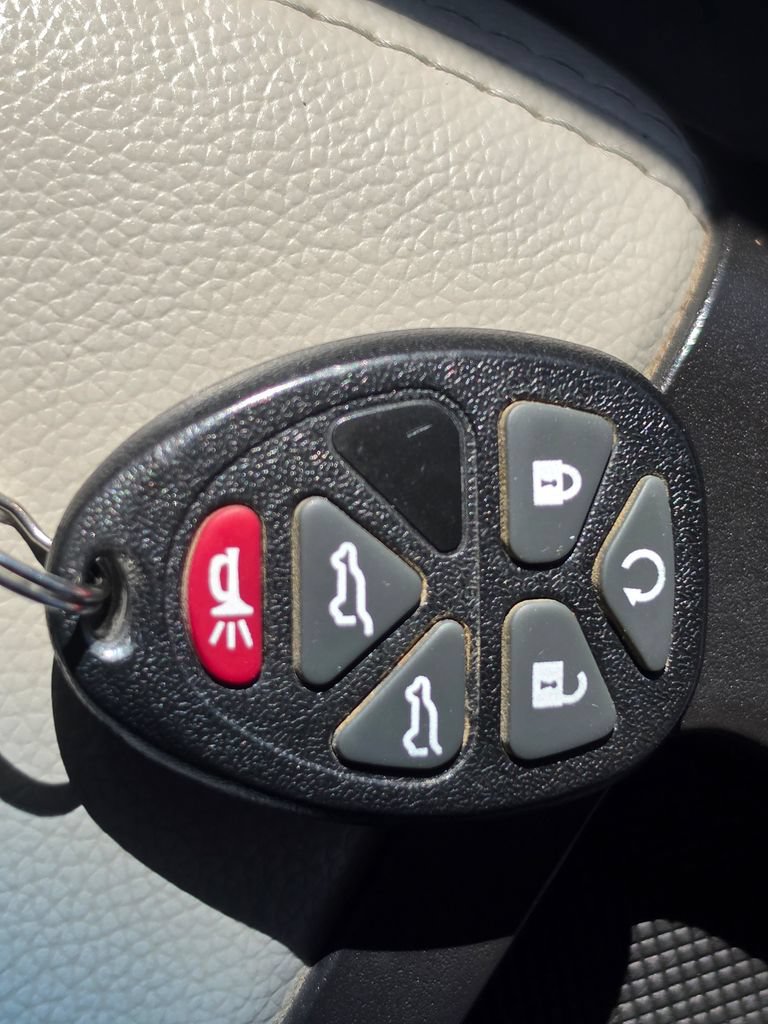 Used 2009 Chevrolet Suburban LT AWD/4WD image 25