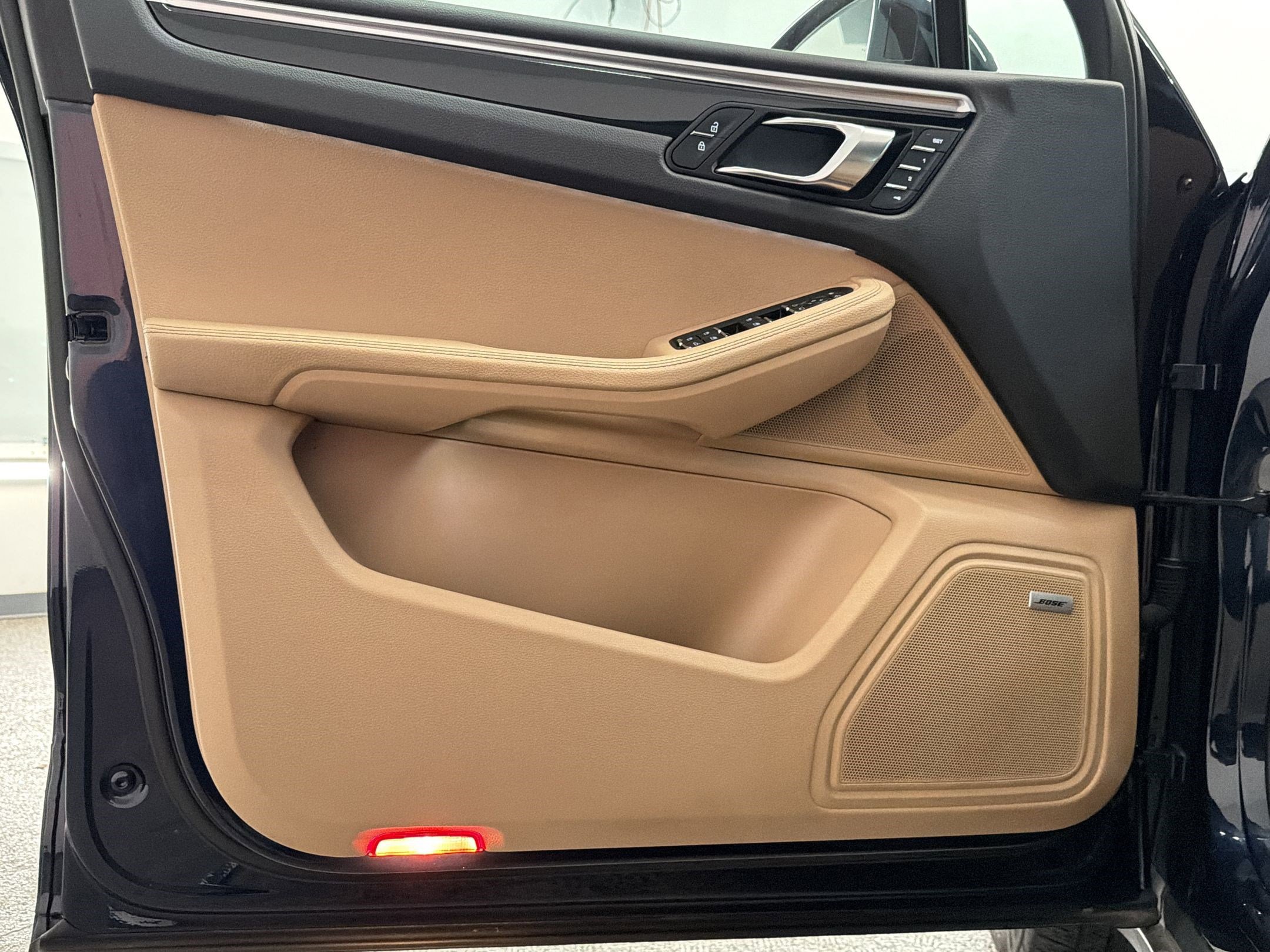 Used 2021 Porsche Macan image 19