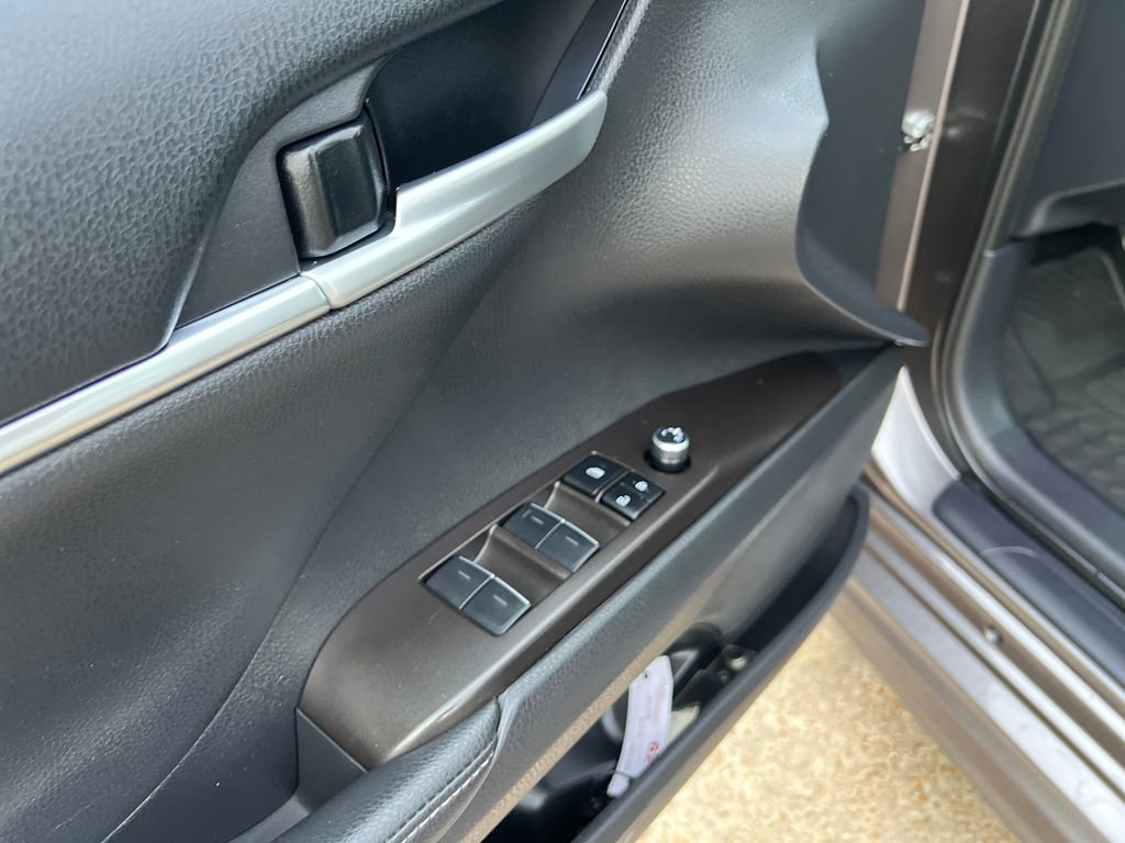 Used 2024 Toyota Camry XSE FWD image 7