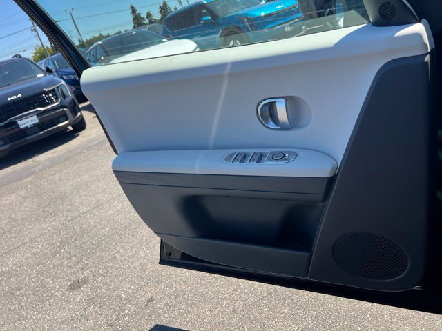 Used 2024 Hyundai Ioniq 5 SE AWD/4WD image 19
