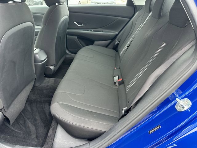 Used 2022 Hyundai Elantra SEL image 25