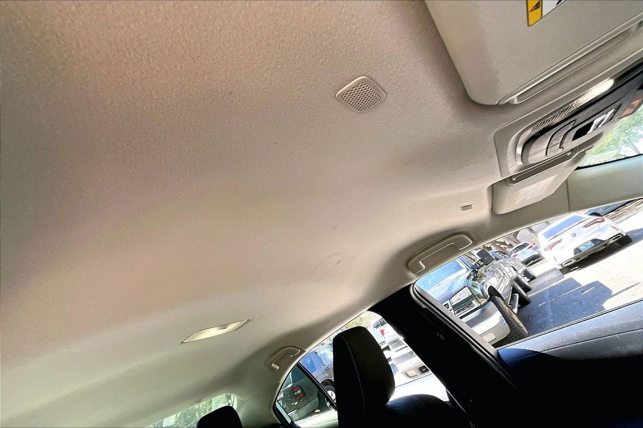 Used 2025 Toyota Corolla LE image 24