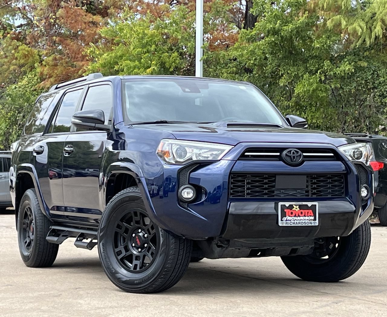 Used 2021 Toyota 4Runner Venture w/ Moonroof Package AWD/4WD image 2