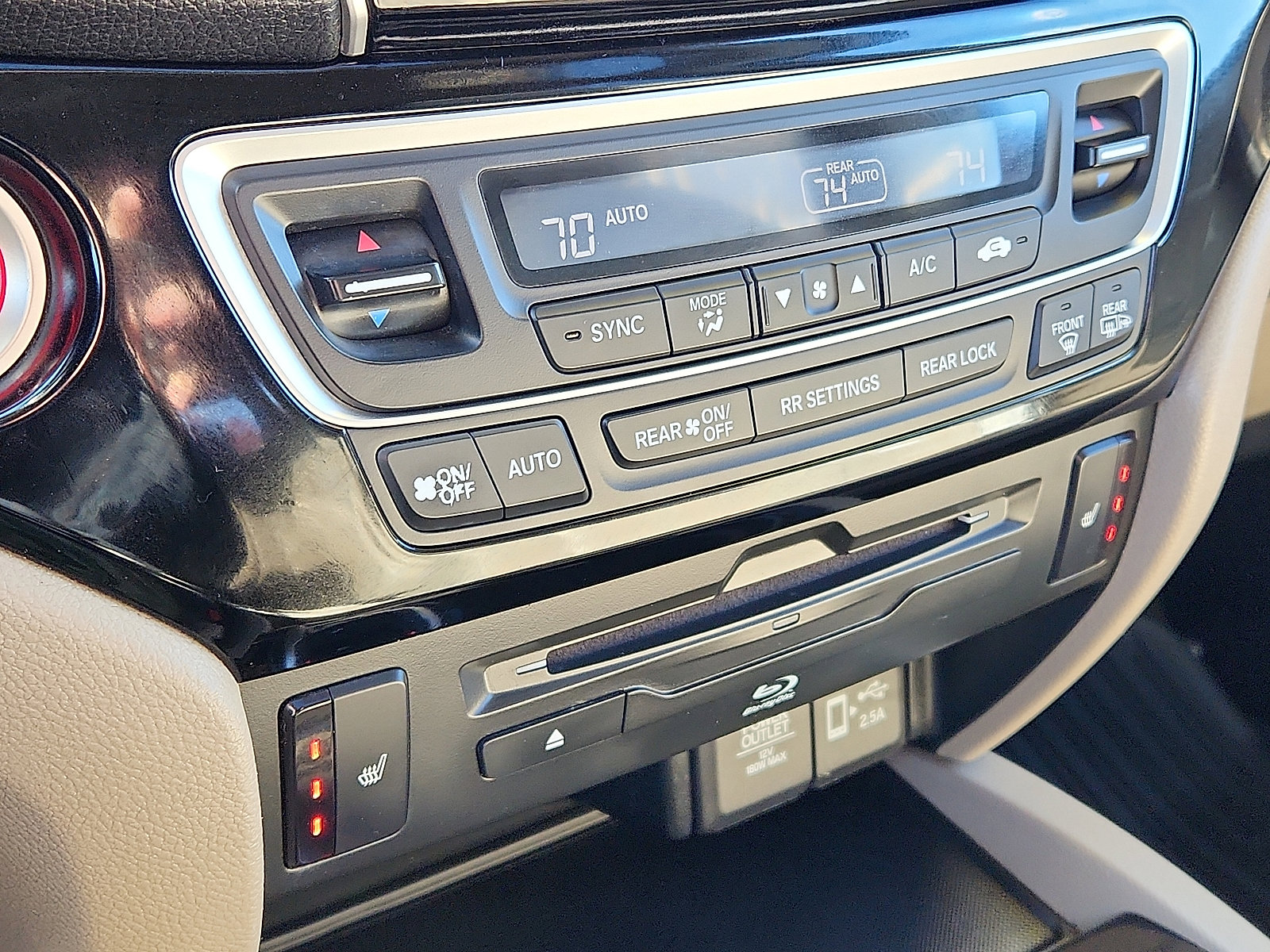 Used 2019 Honda Pilot Touring image 17