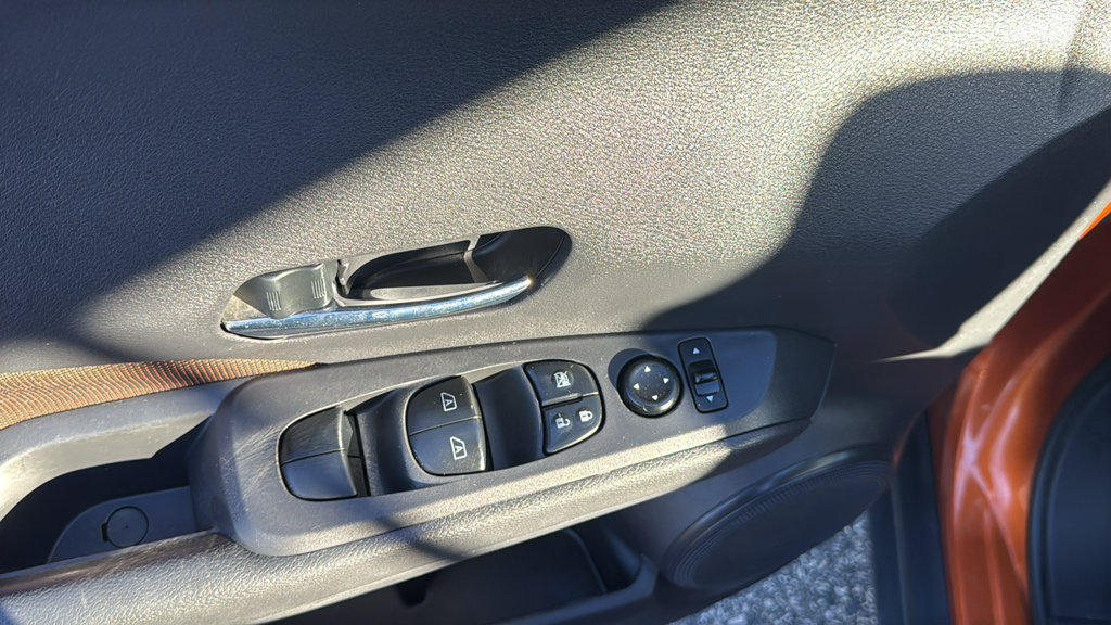 Used 2021 Nissan Kicks SR FWD image 14