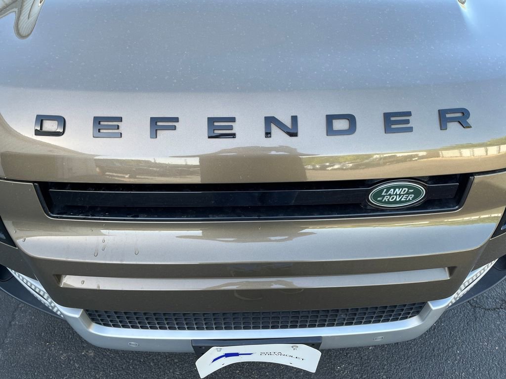 Used 2025 Land Rover Defender 110 S AWD/4WD image 34