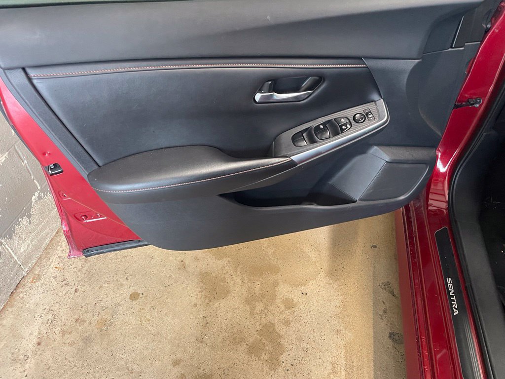 Certified 2021 Nissan Sentra SR FWD image 9
