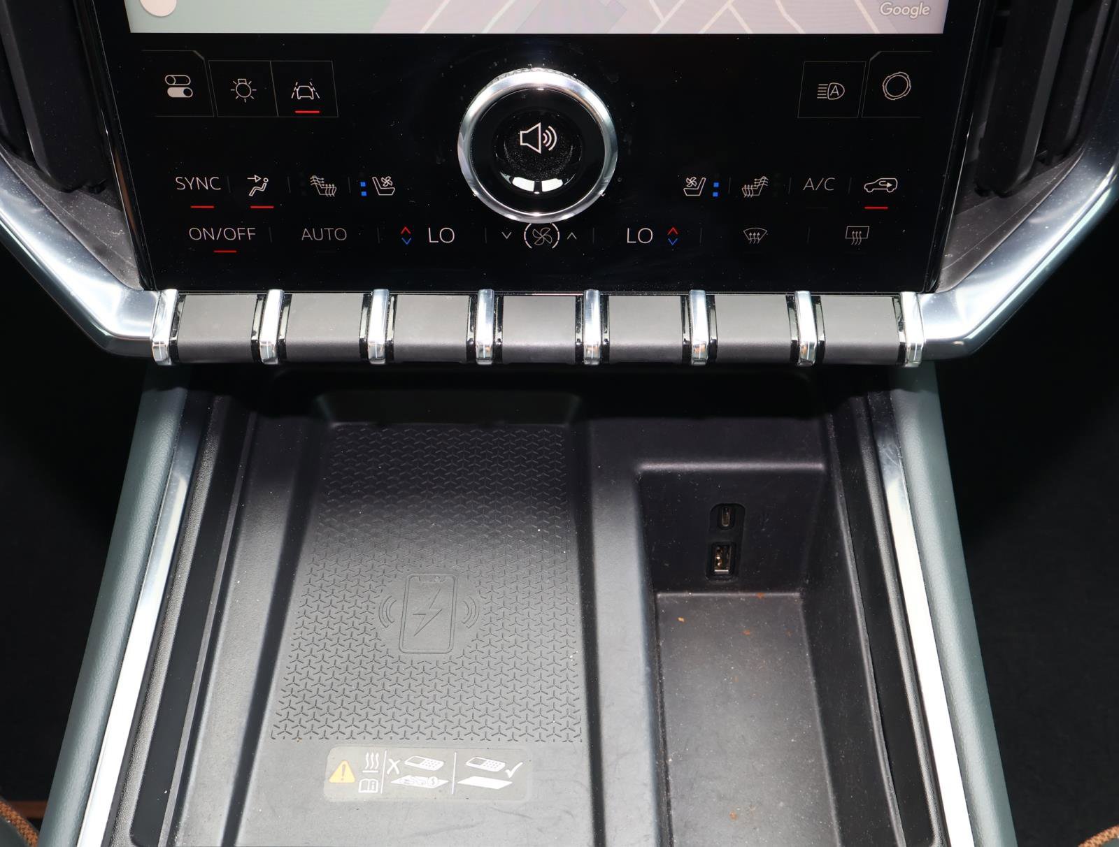 Used 2024 GMC Acadia AT4 w/ Luxury Package image 30