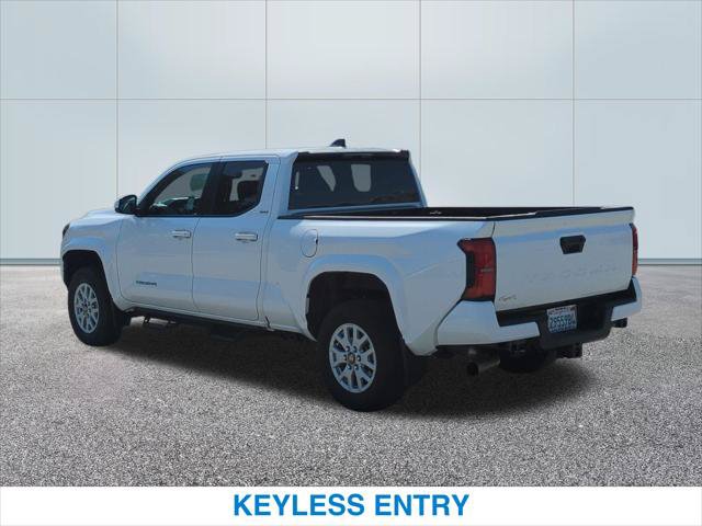 Used 2024 Toyota Tacoma SR5 AWD/4WD image 9