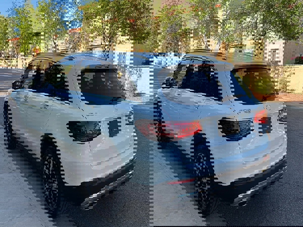 Used 2021 Mercedes-Benz GLC 300 image 6