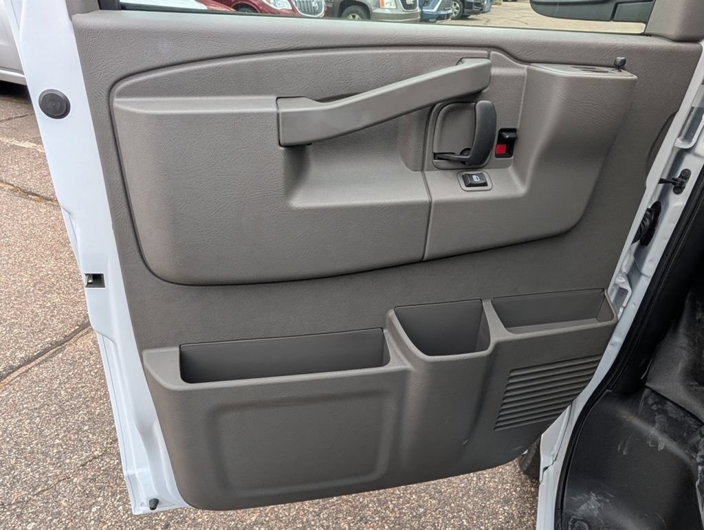 New 2026 GMC Savana 3500 Extended w/ Driver Convenience Package RWD image 31