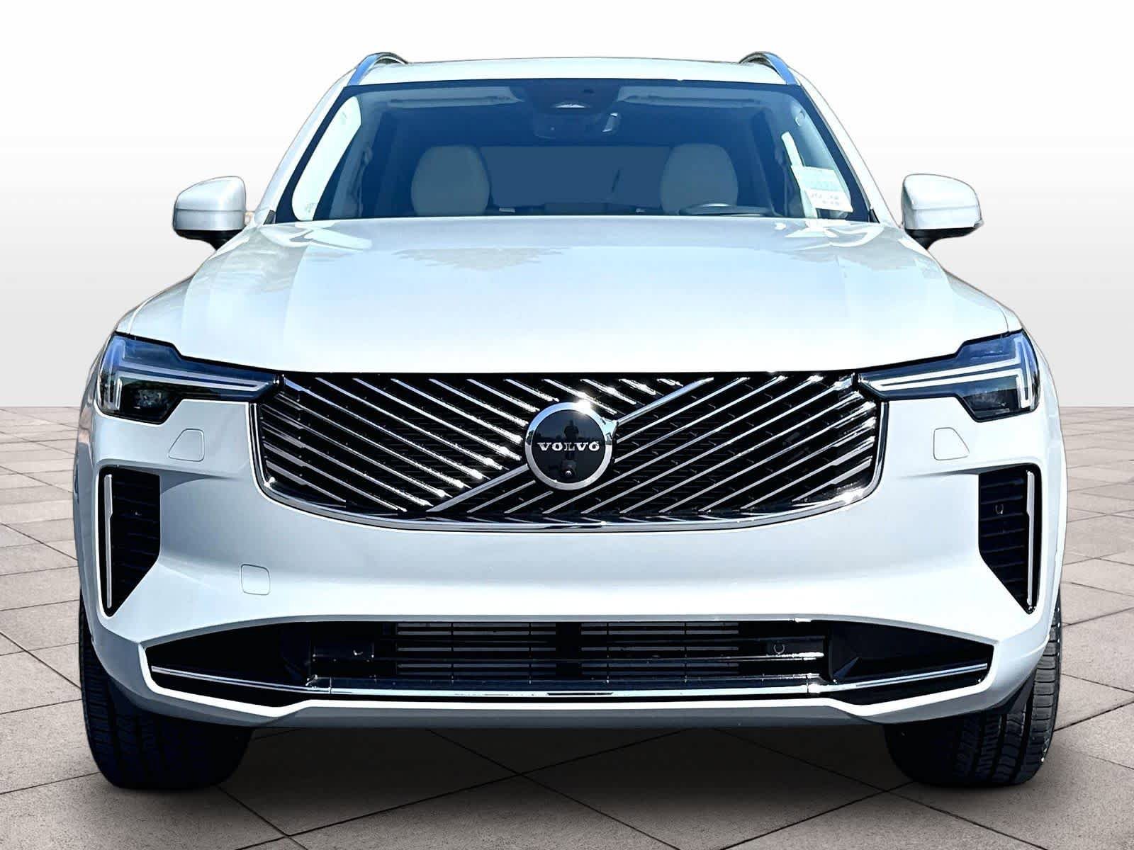 Used 2025 Volvo XC90 T8 Ultra w/ Protection Package Premier AWD/4WD image 3
