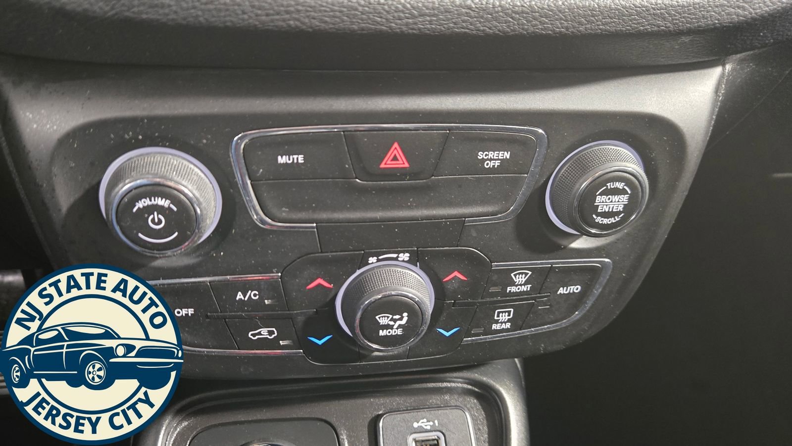 Used 2020 Jeep Compass Trailhawk AWD/4WD image 14