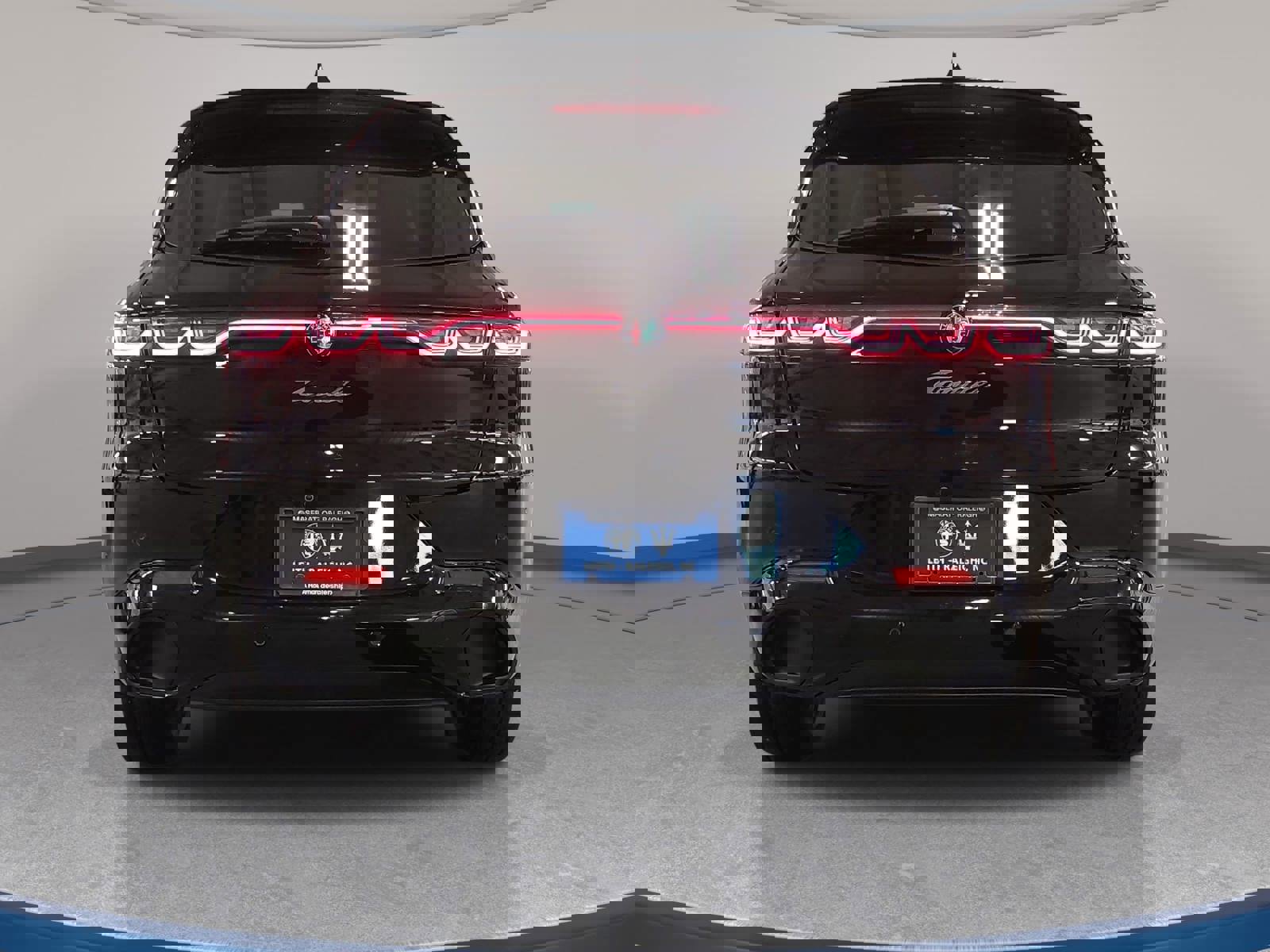 Used 2025 Alfa Romeo Tonale w/ Premium Package image 6