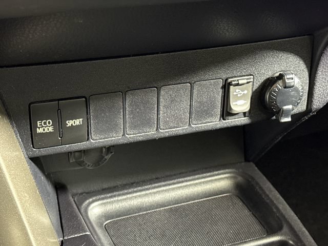 Used 2015 Toyota RAV4 XLE AWD/4WD image 38