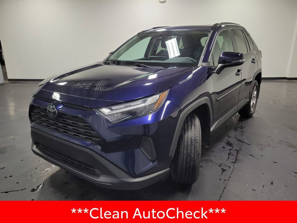 Used 2023 Toyota RAV4 XLE w/ Convenience Package image 4