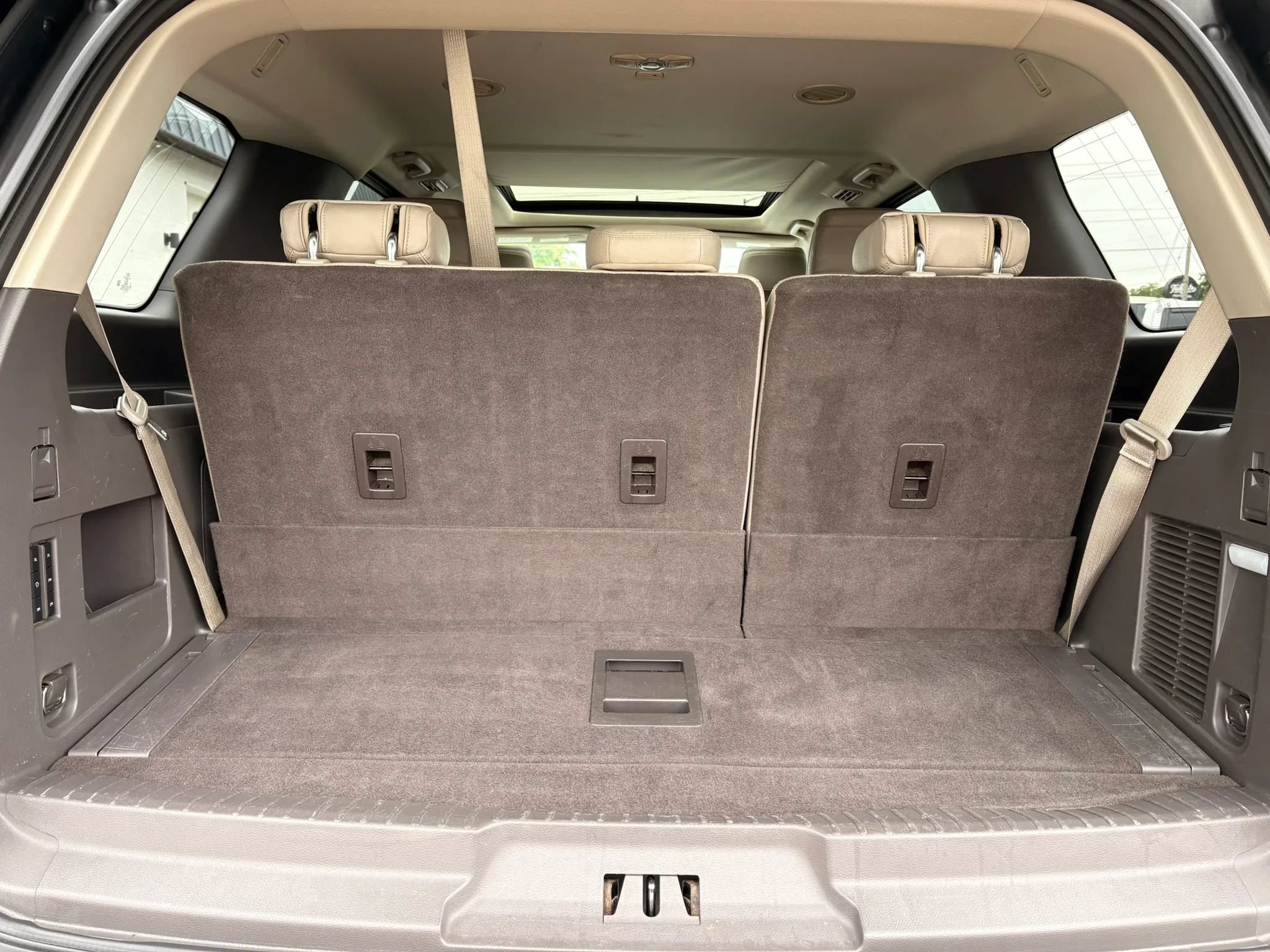 Used 2019 Ford Expedition Limited w/ Special Edition Package AWD/4WD image 8