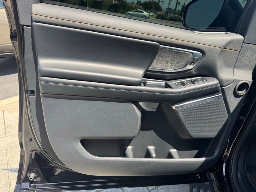 Used 2025 Ford Expedition Tremor AWD/4WD image 24