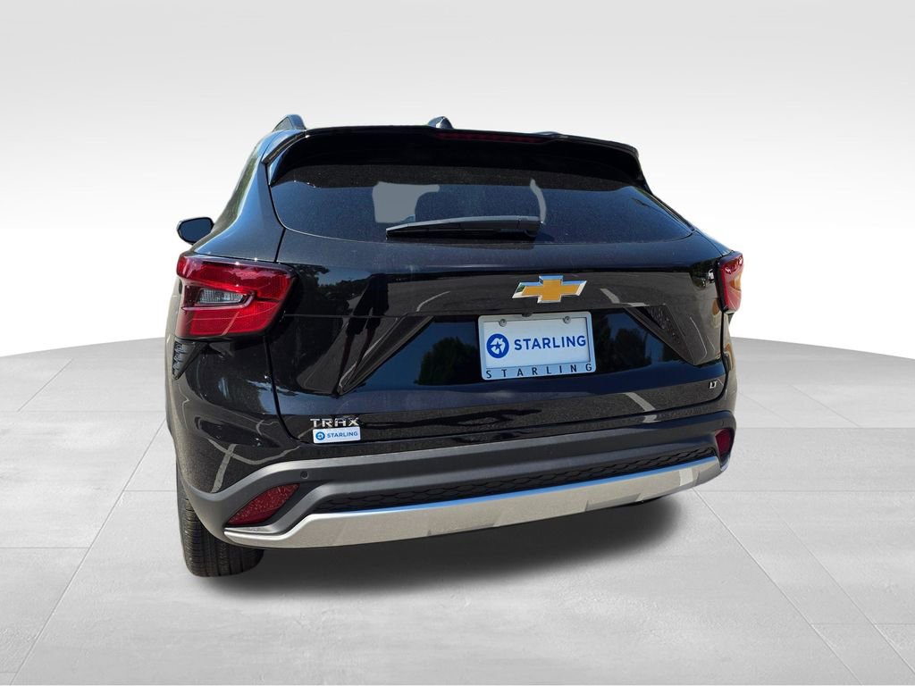 New 2026 Chevrolet Trax LT w/ Sunroof Package FWD image 7