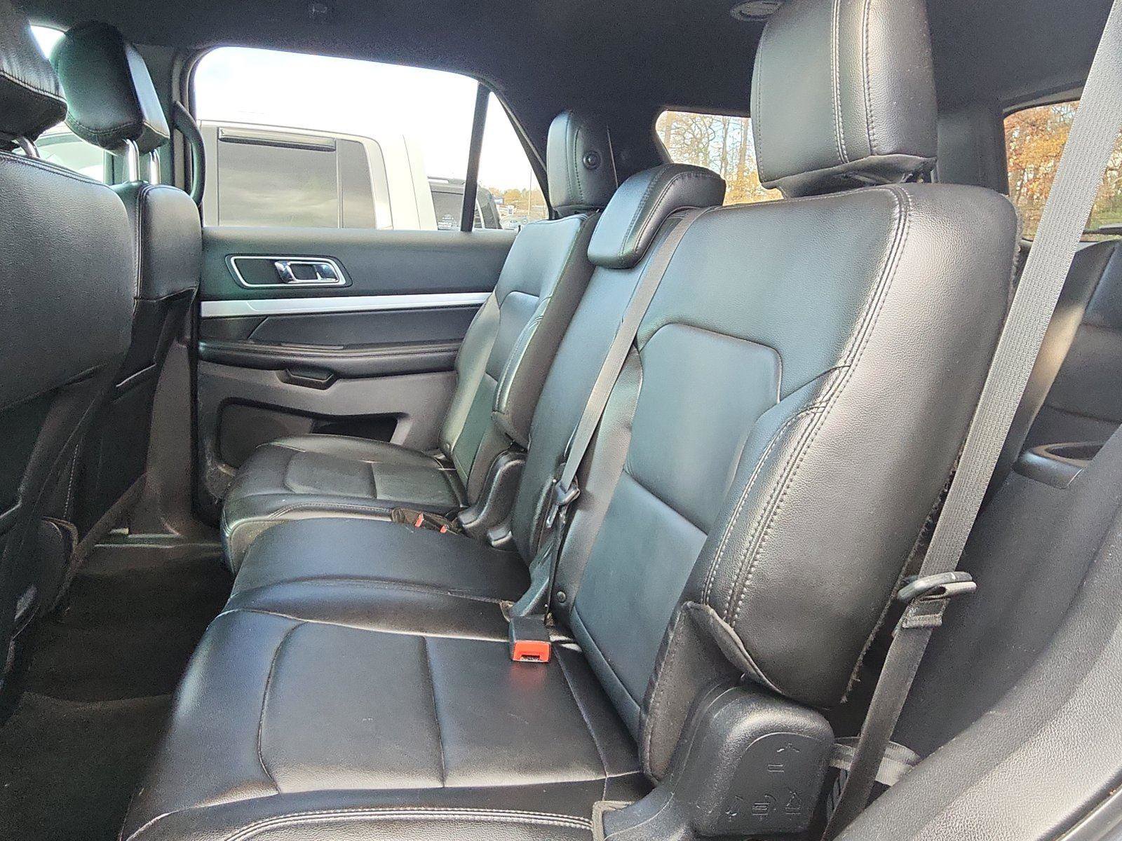 Used 2017 Ford Explorer XLT w/ Equipment Group 202A image 16