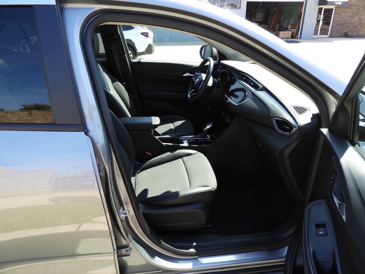 Used 2023 Buick Encore GX Select w/ Sport Touring Package AWD/4WD image 33