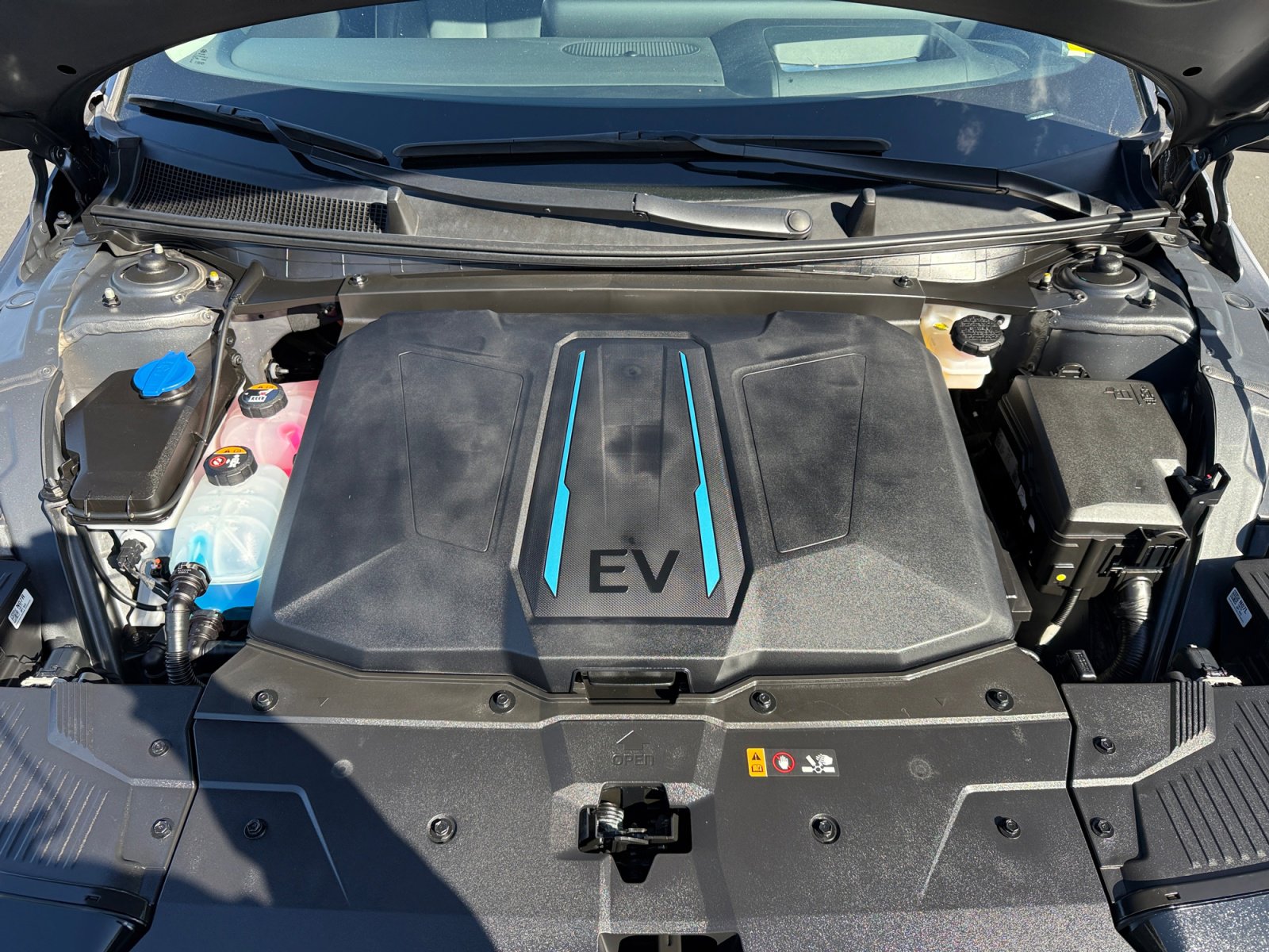 Certified 2022 Hyundai Ioniq 5 Limited w/ Cargo Package image 20