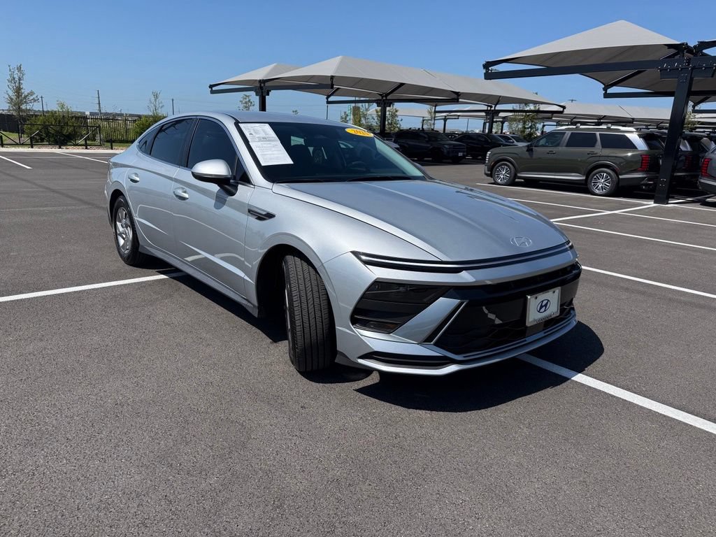 Certified 2025 Hyundai Sonata SE FWD image 3