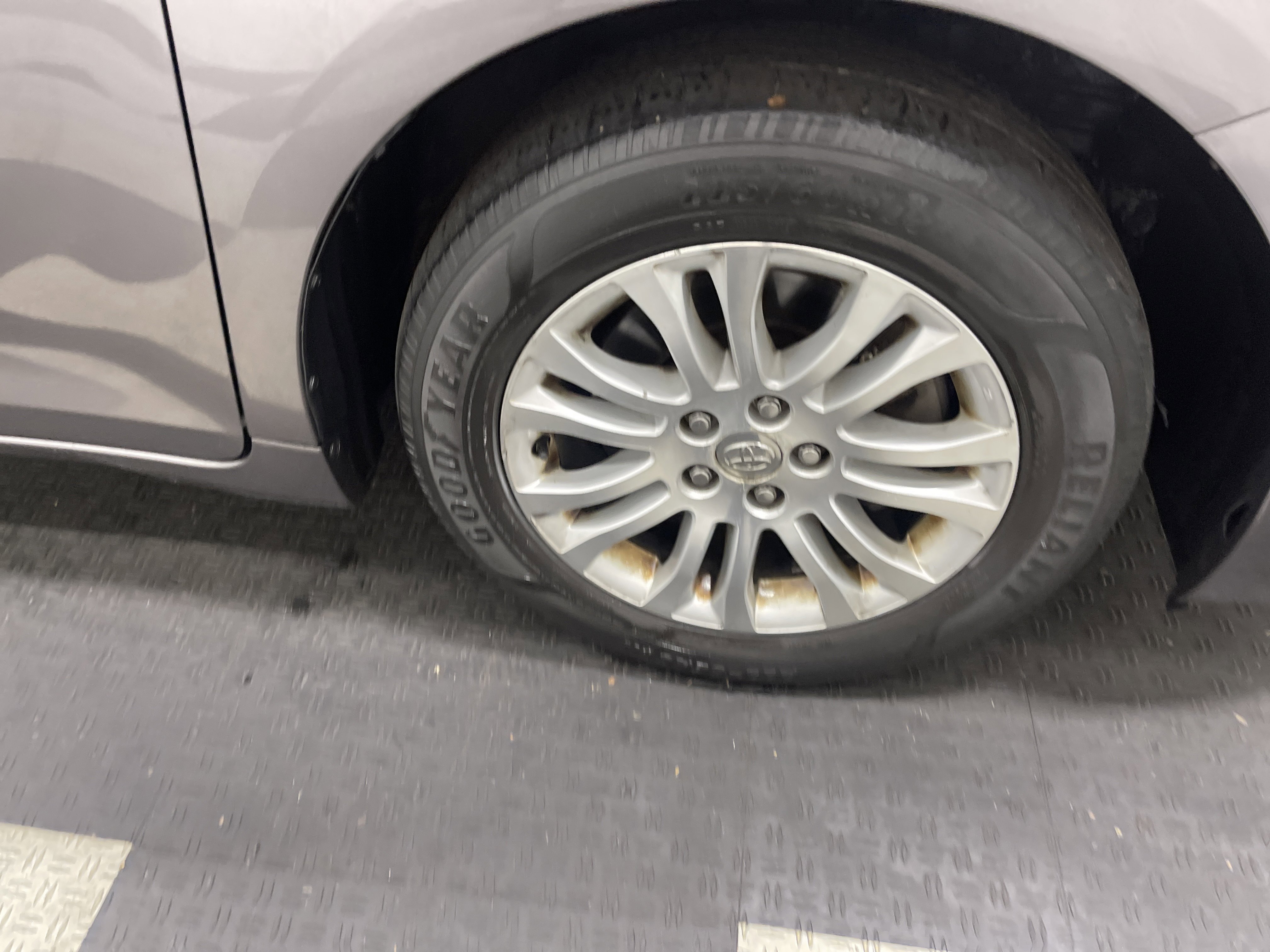 Used 2014 Toyota Sienna XLE image 26