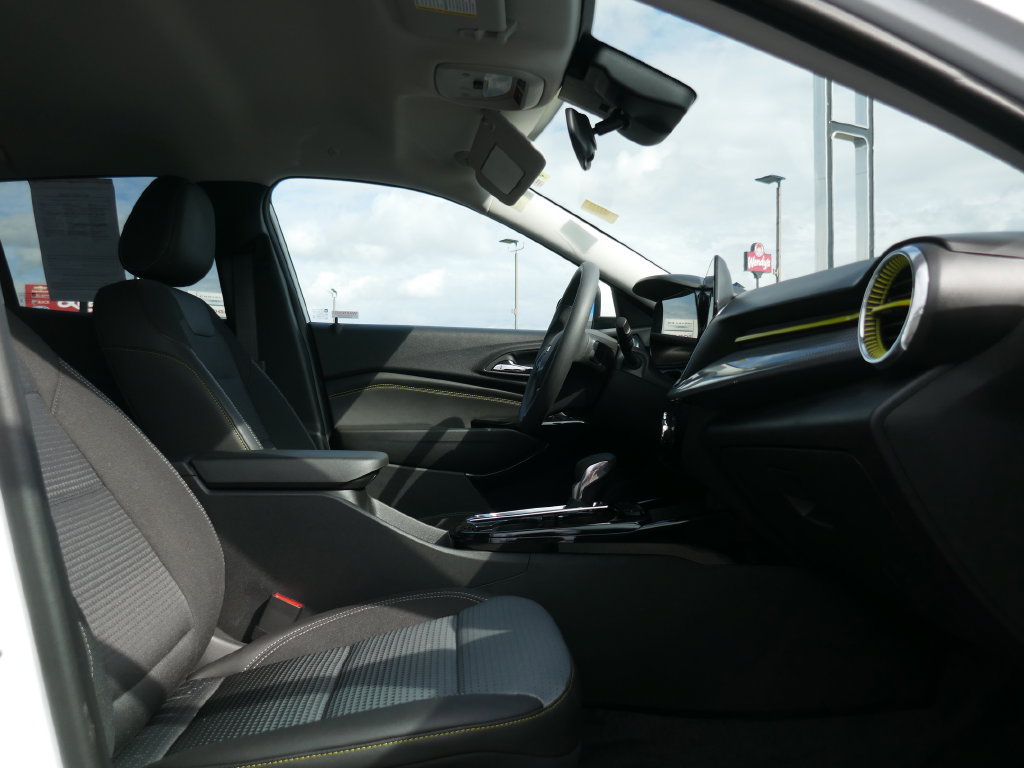 Certified 2026 Chevrolet Trax LT FWD image 14