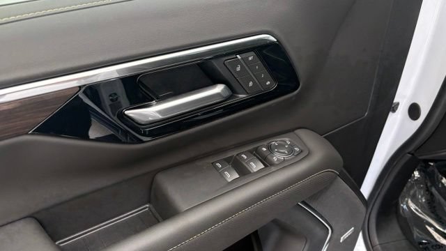 New 2026 Chevrolet Suburban Premier AWD/4WD image 17