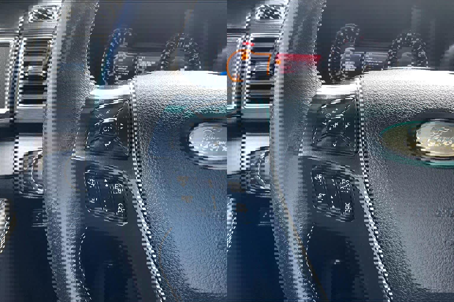 Used 2016 Ford Explorer Platinum image 23